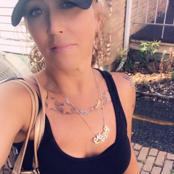 Meet your Posher, Nikki - Picture 2 of 4